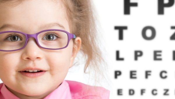 Dziecko u okulisty – kiedy wizyta jest konieczna?